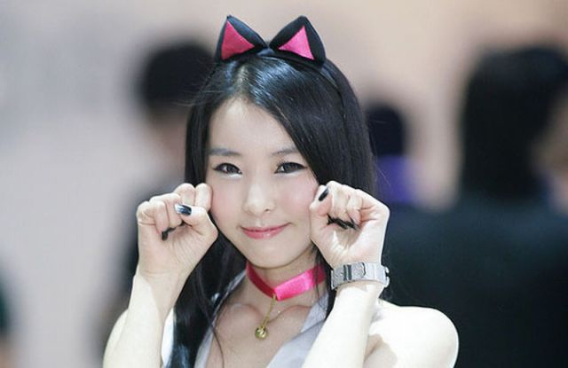 <em>老外</em>眼中 <em>亚洲女孩</em>懒 Cute Pose | 热搜网